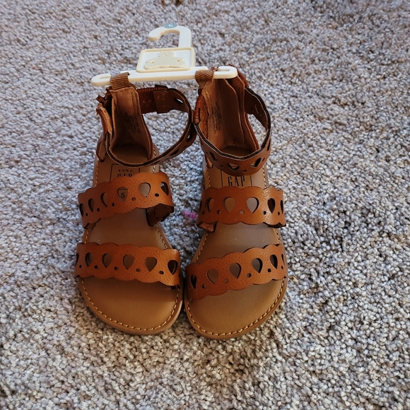 GAP Other - NWT Baby Gap Size 5 Sandals Brown Zip Closure 5" long, 2" wide  at widest area